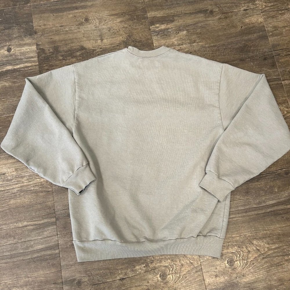 Rich Mom Essential Sweatshirt Unisex Size Medium Crewneck Pullover - Picture 8 of 9